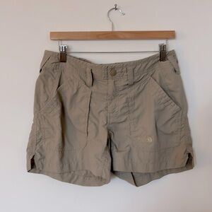 The North Face Safari Style Lightweight Nylon Tan Cargo Short size 8
